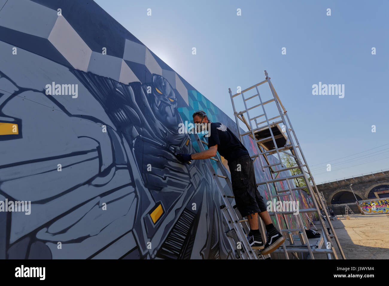 Glasgow, Schottland, 7. Mai, "Hof Werke Festival 2017" ist eine internationale Feier von Graffiti, Street Art und Design, die über der SWG3-Komplex mit einem Fokus auf den neuen Verzinker Hof verteilt wird. Präsentiert die Fähigkeiten der 25 besten & Street Graffiti-Künstler aus ganz Europa und mehr als 50 der besten schottischen Künstler zu diesem konkreten Spielplatz zum Leben zu erwecken! © Gerard Fähre/Alamy Live-Nachrichten Stockfoto