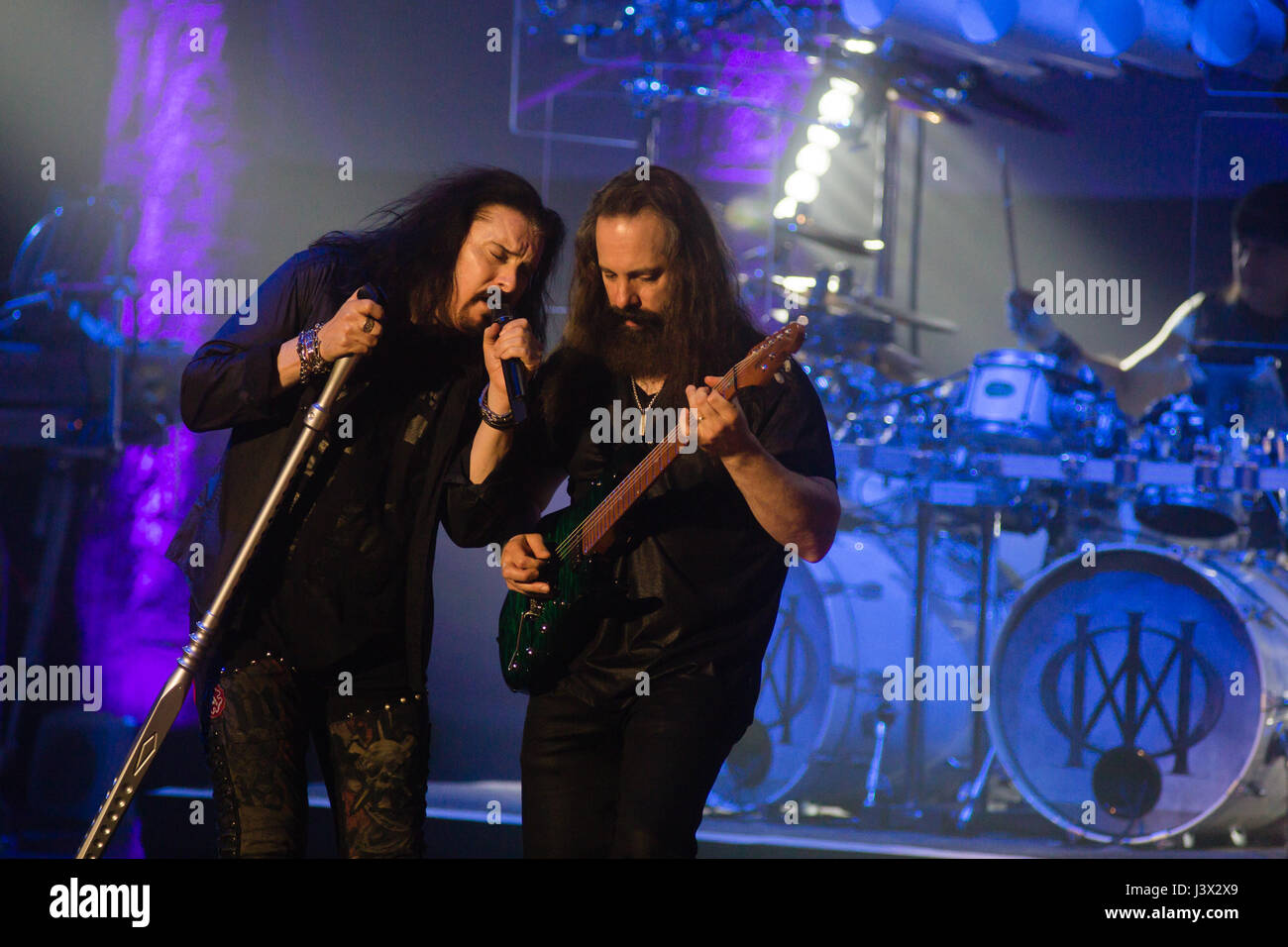 Turin, Italien. 7. Mai 2017. Dream Theater live in Kinos durchführen "Bilder und Worte" Tour Foto: Cronos/Daniele Baldi Credit: Cronos/Alamy Live News Stockfoto