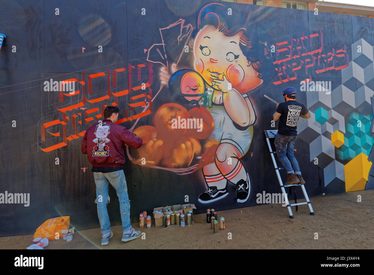 Glasgow, Schottland. 7. Mai 2017. "Hof Werke Festival 2017" ist eine internationale Feier von Graffiti, Street Art und Design, die über der SWG3-Komplex mit einem Fokus auf den neuen Verzinker Hof verteilt wird. Bildnachweis: Gerard Fähre/Alamy Live News Stockfoto