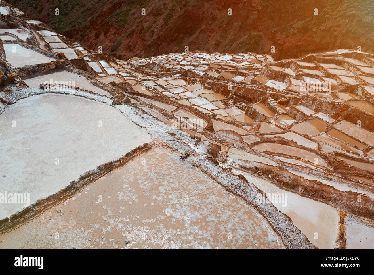 Pools mit Salzwasser in Salineras Peru. Touristischer Ort in Cusco-Peru Stockfoto