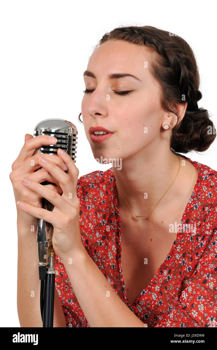 Schöne Frau Sänger bei einem Konzert durchführen Stockfoto