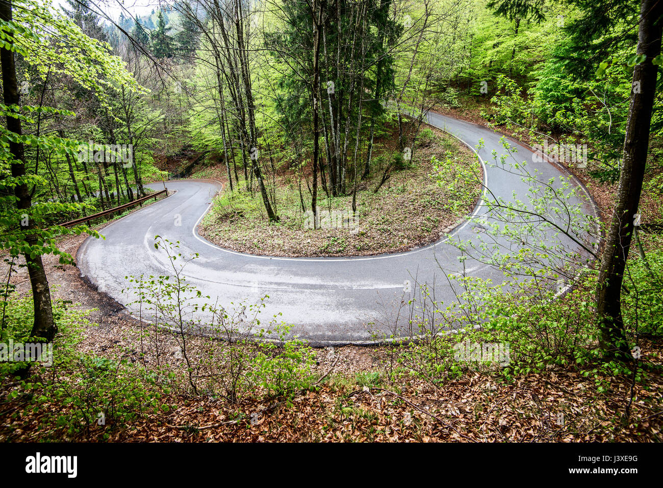 Kehre der Bergstraße - outdoor-Aktivität und Frühjahrssaison Stockfoto