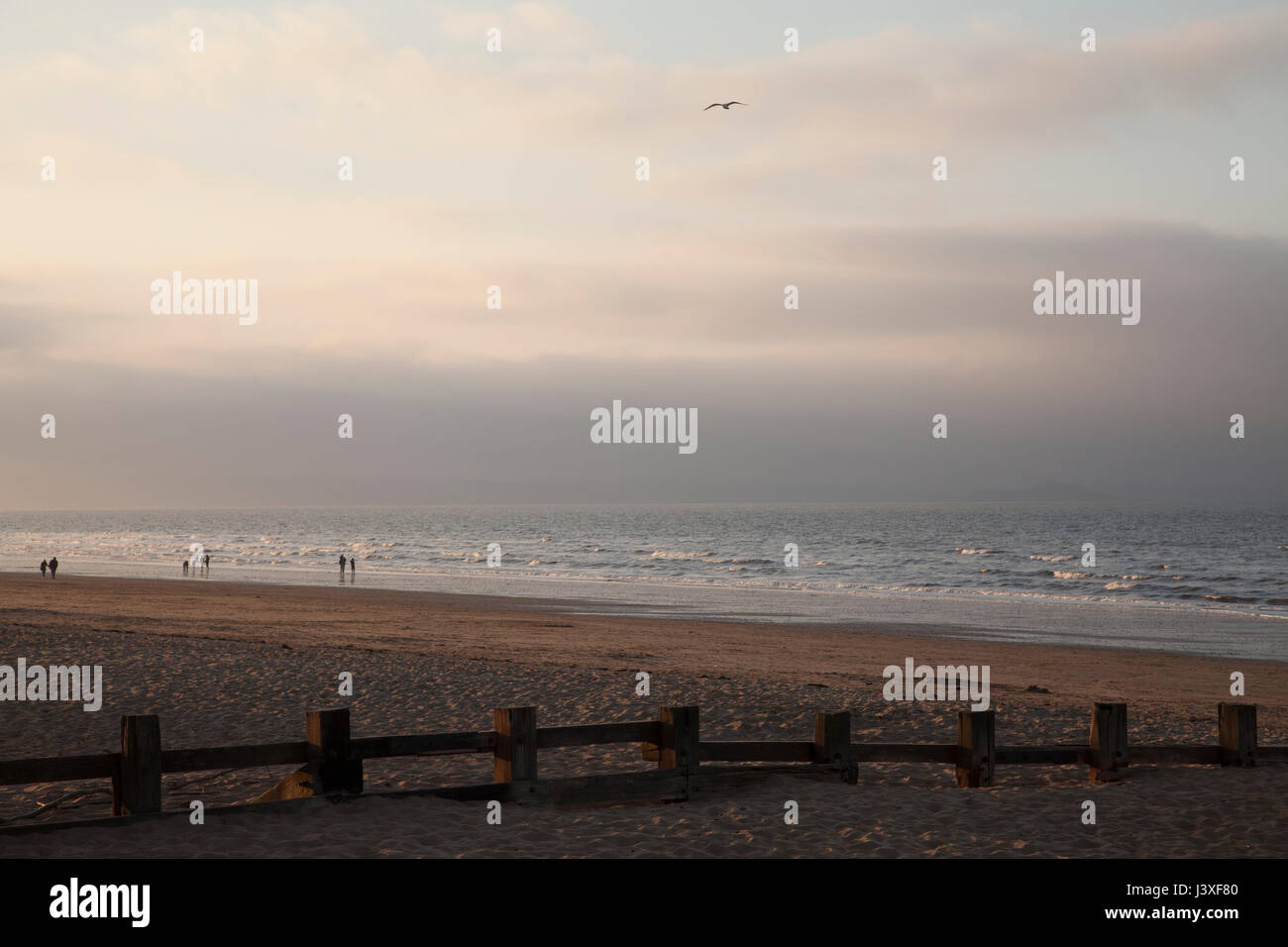 Sonnenuntergang über den Portobello Beach an einem schönen sonnigen Tag in Edinburgh, die Hauptstadt von Schottland, UK, Großbritannien. Stockfoto