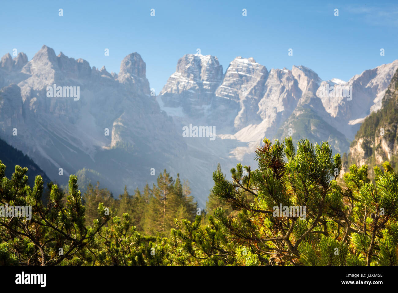 Monte Cristallo angesehen, aus der Gegend um den Lago di Landro in den italienischen Dolomiten Stockfoto