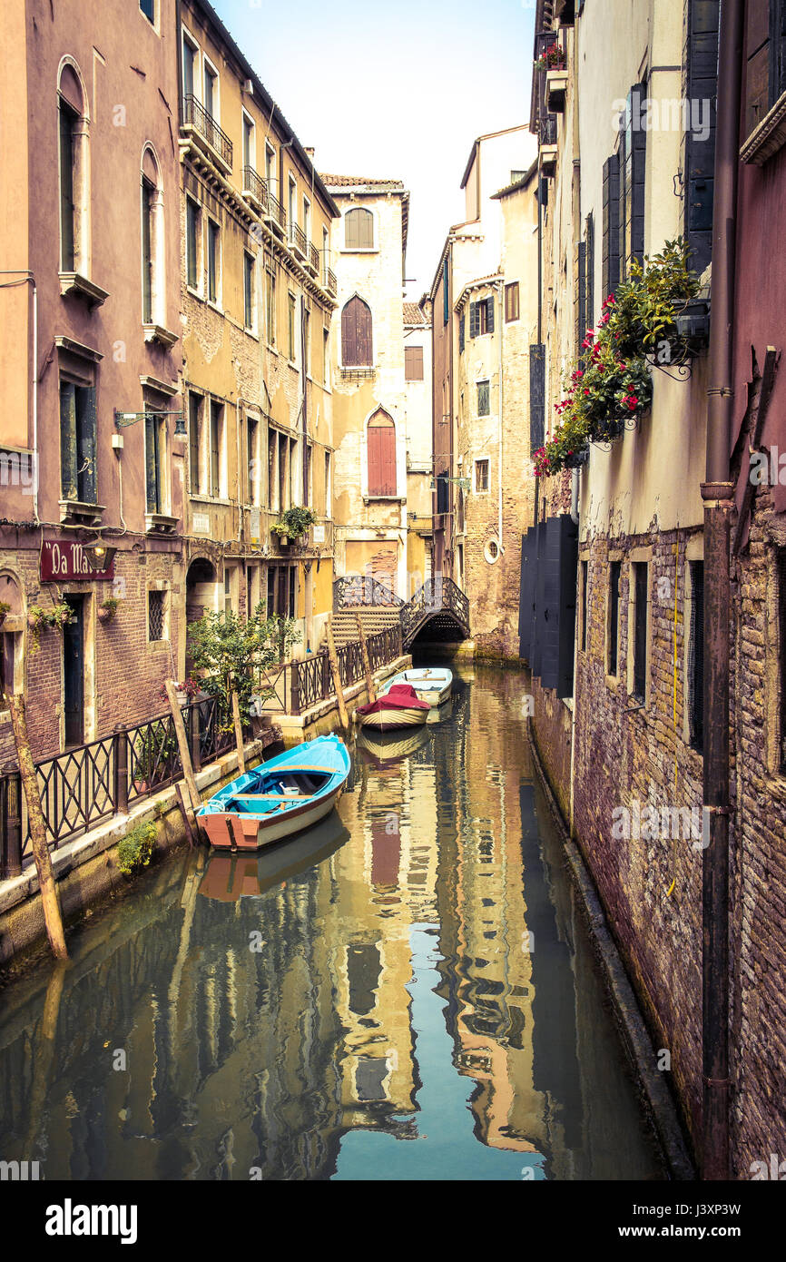 Rio de San Maurizio, eines der vielen kleinen Kanäle in Venedig verwendet, um die Stadt zu bekommen. Stockfoto