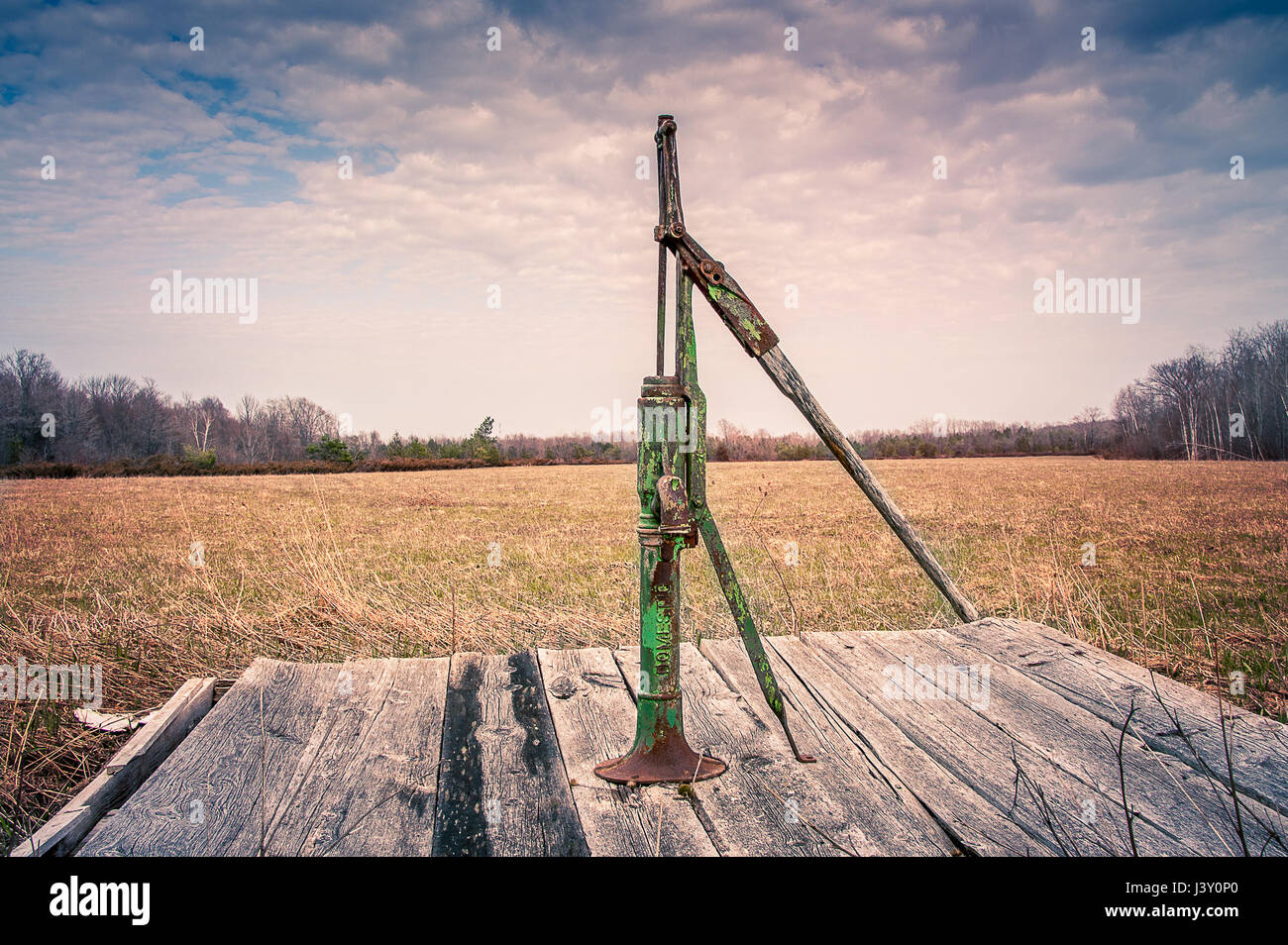 Antike Handpumpe auf Bauernhof in Ontario Kanada Stockfoto