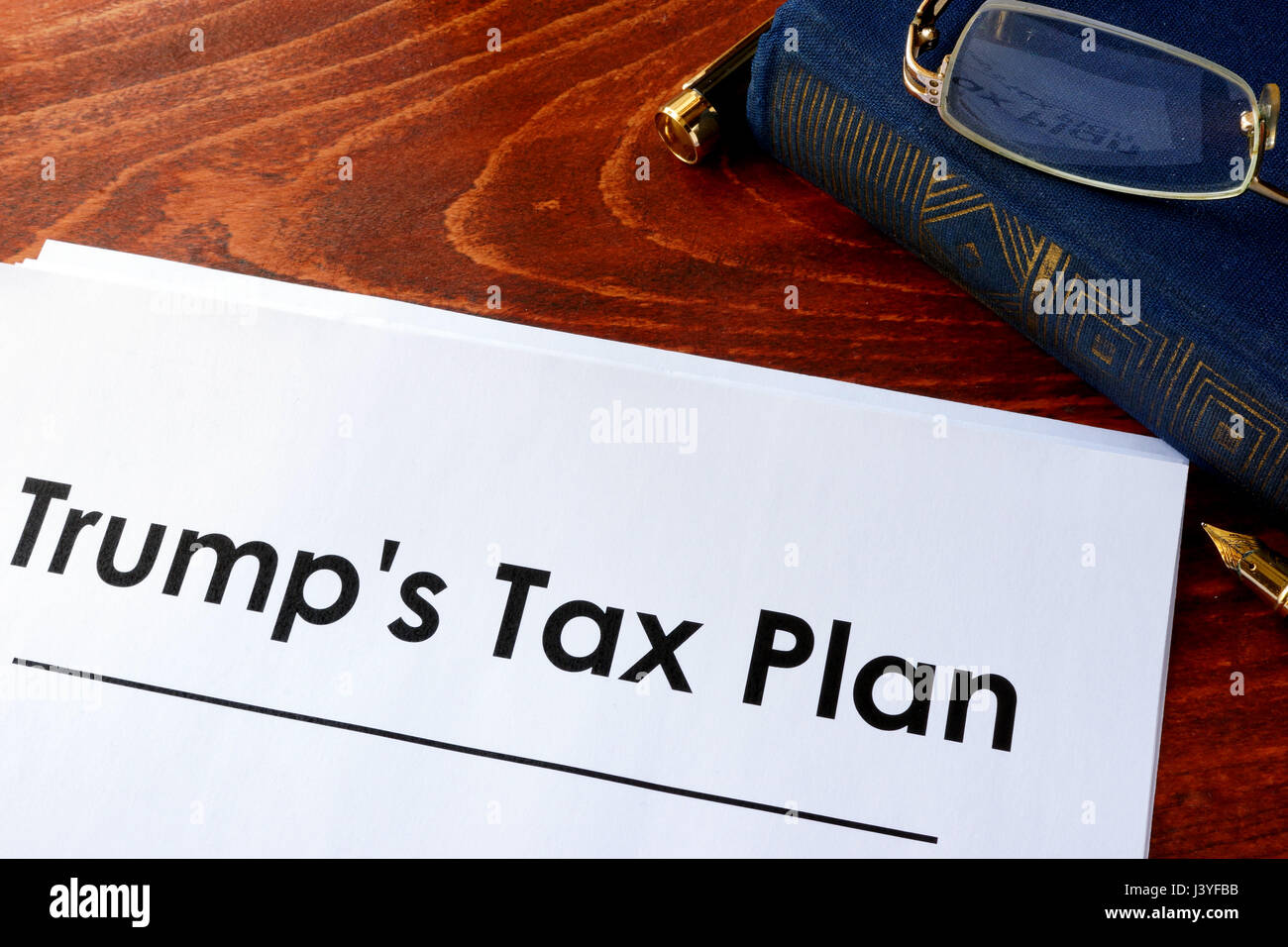 Dokument mit Titel Trump Steuer planen. Stockfoto