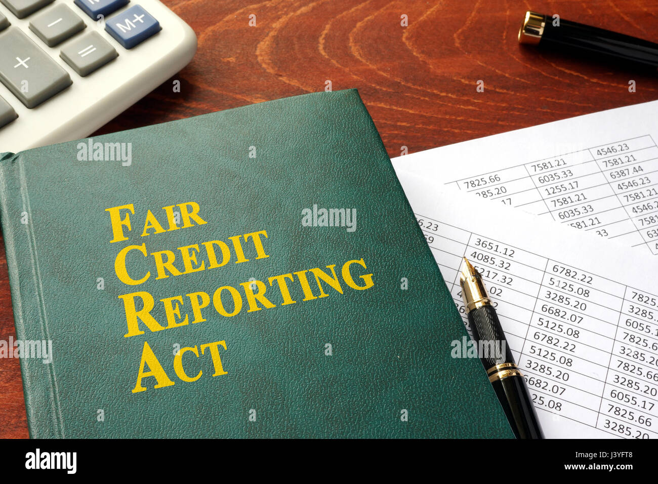 FCRA Fair Credit Reporting Act auf einem Tisch. Stockfoto