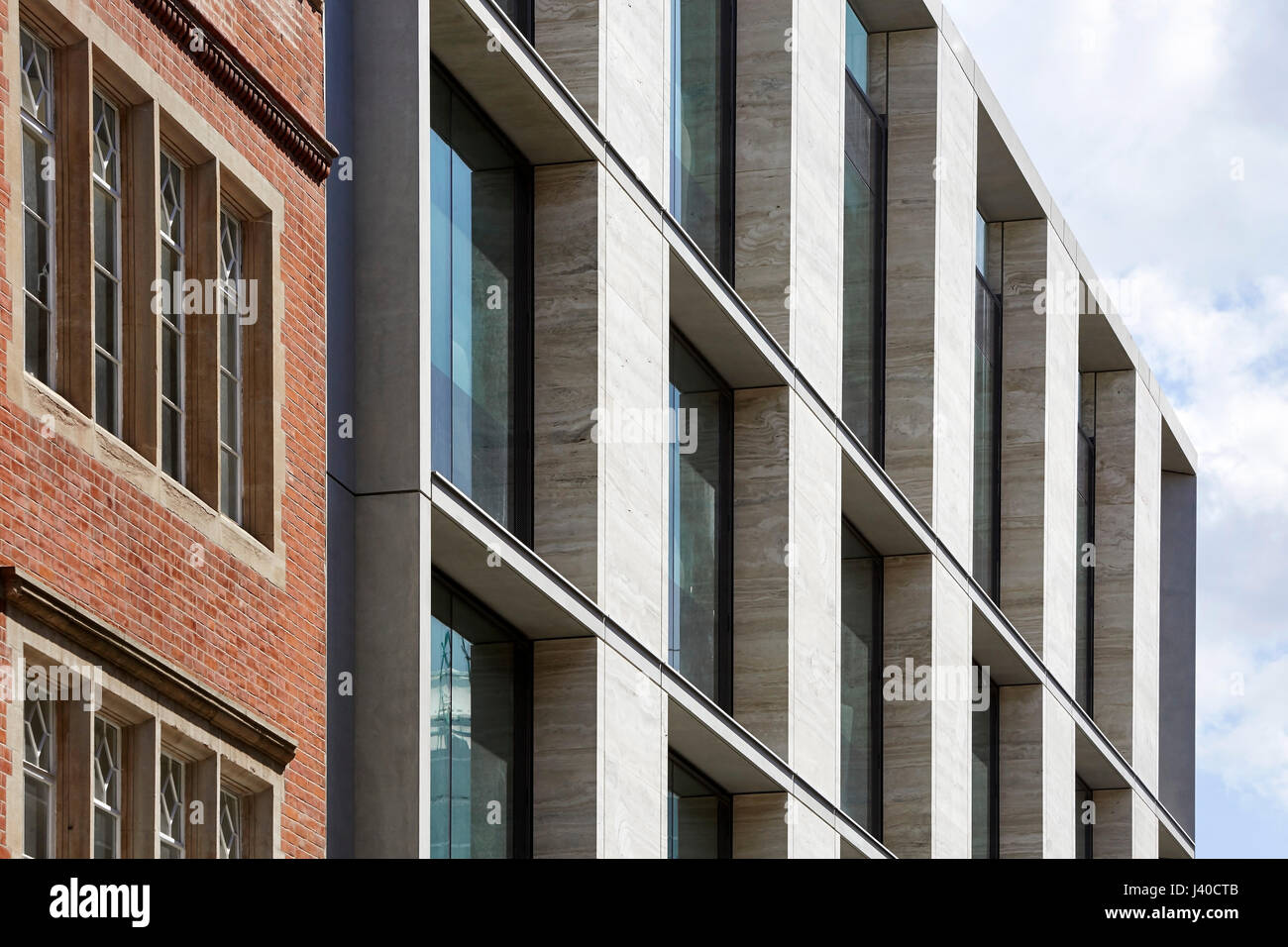 Fassade nebeneinander. Chancery Lane, London, Vereinigtes Königreich. Architekt: Bennetts Associates Architects, 2015. Stockfoto