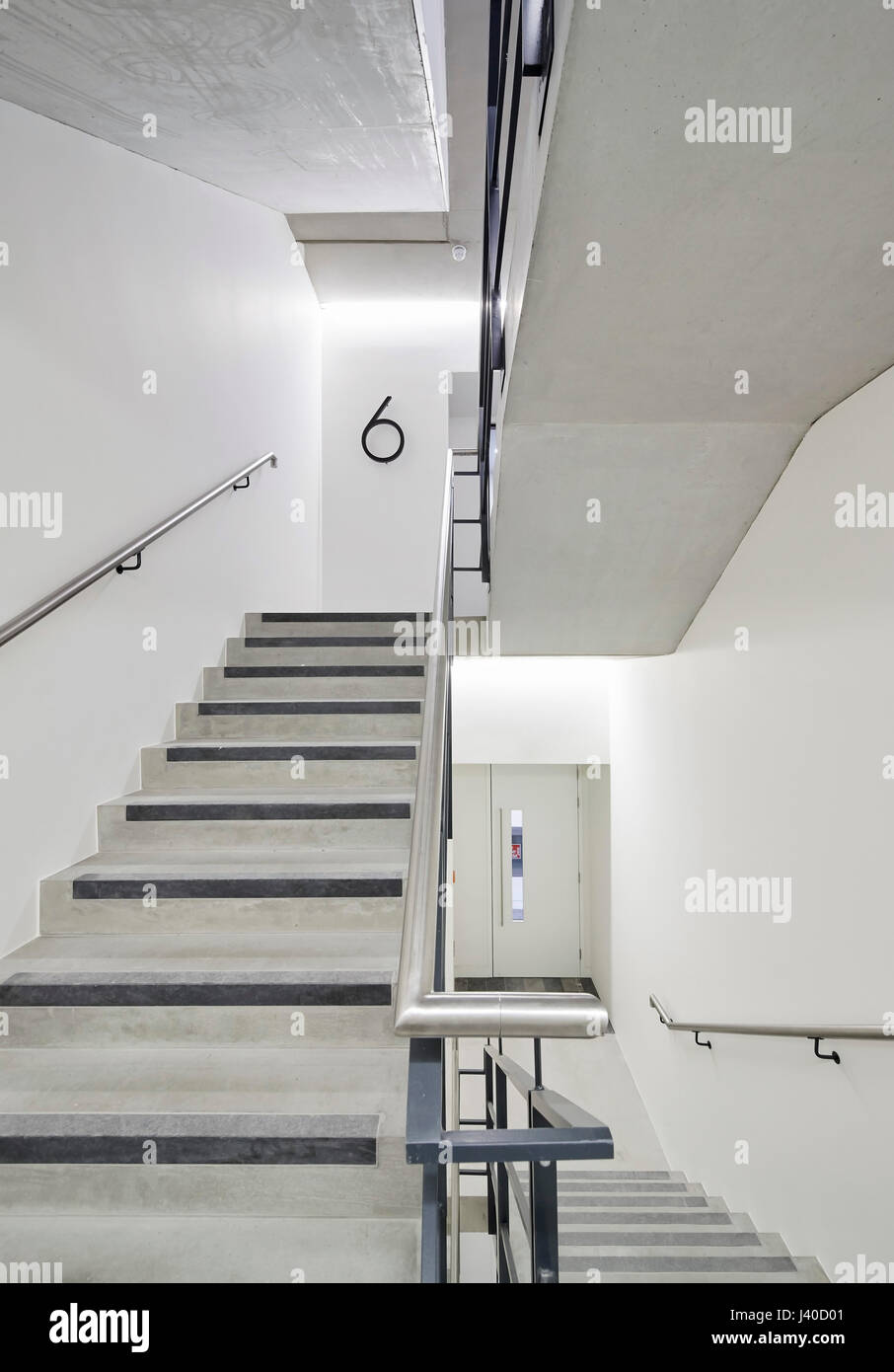 Treppenhaus. Chancery Lane, London, Vereinigtes Königreich. Architekt: Bennetts Associates Architects, 2015. Stockfoto
