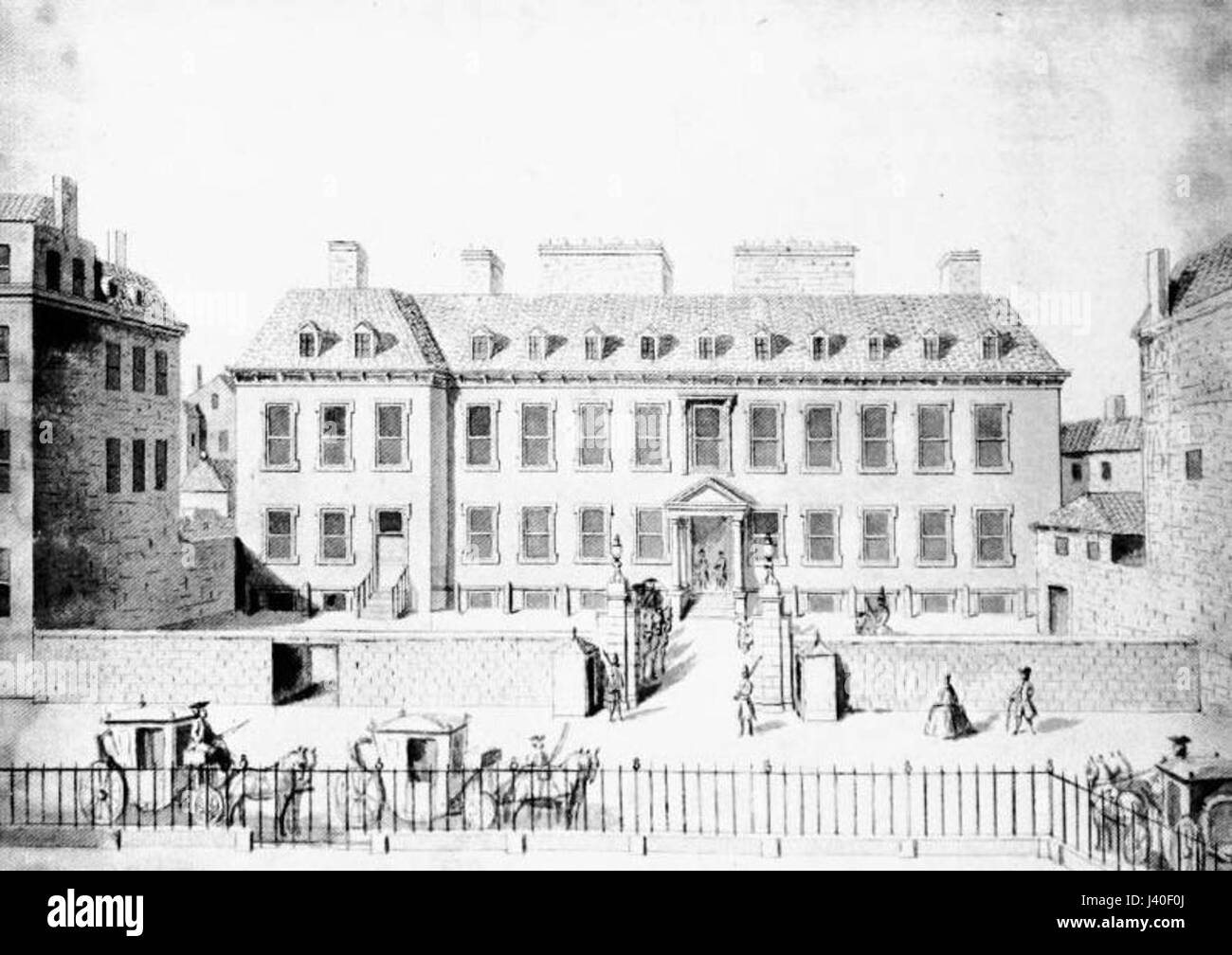 Leicester House, 1748 dargestellt, war eine historische Residenz in London, die für ihre architektonische Eleganz bekannt ist. Die Illustration spiegelt den georgianischen Stil wider, der während dieser Zeit beliebt war, und zeigt die Pracht der historischen Häuser von Londonâ. Stockfoto