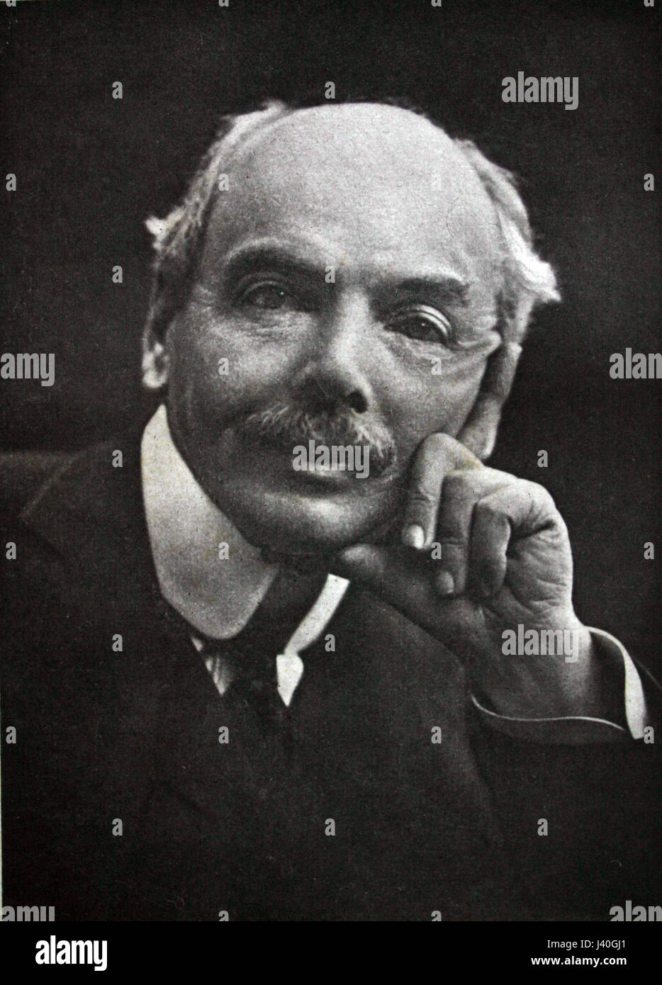 Leander Starr Jameson war ein britischer Arzt und Politiker, der vor allem für seine Beteiligung am Jameson RAID bekannt war. Seine politischen Aktionen und seine Rolle bei dem Angriff waren bedeutend für die südafrikanische Geschichte im späten 19. Jahrhundert. Stockfoto