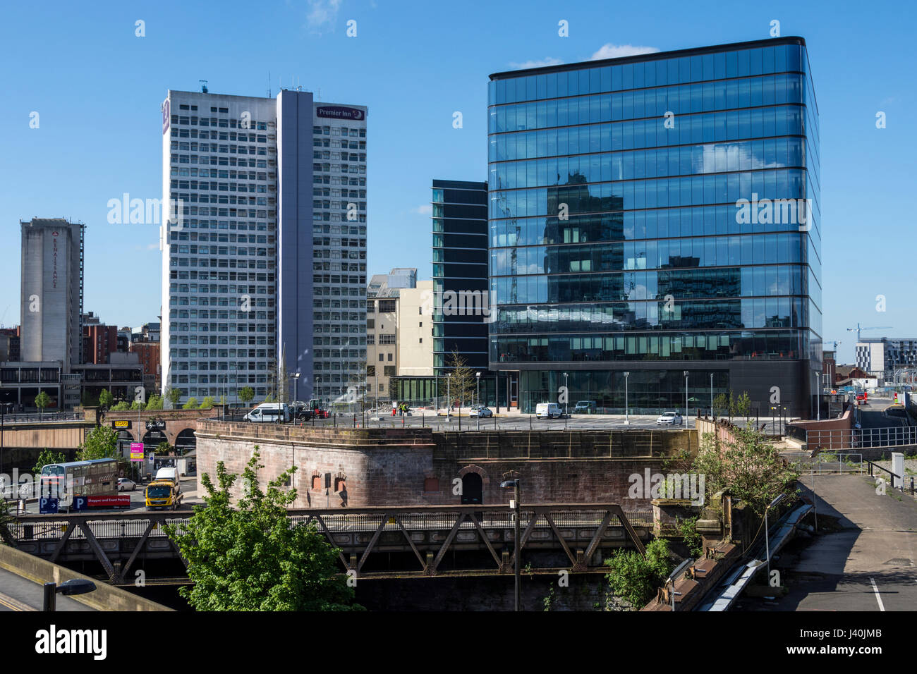 Das "North Tower"-Hotel und Appartementhaus und das 101 Damm Bürogebäude, Greengate, Salford, Manchester, England, UK Stockfoto