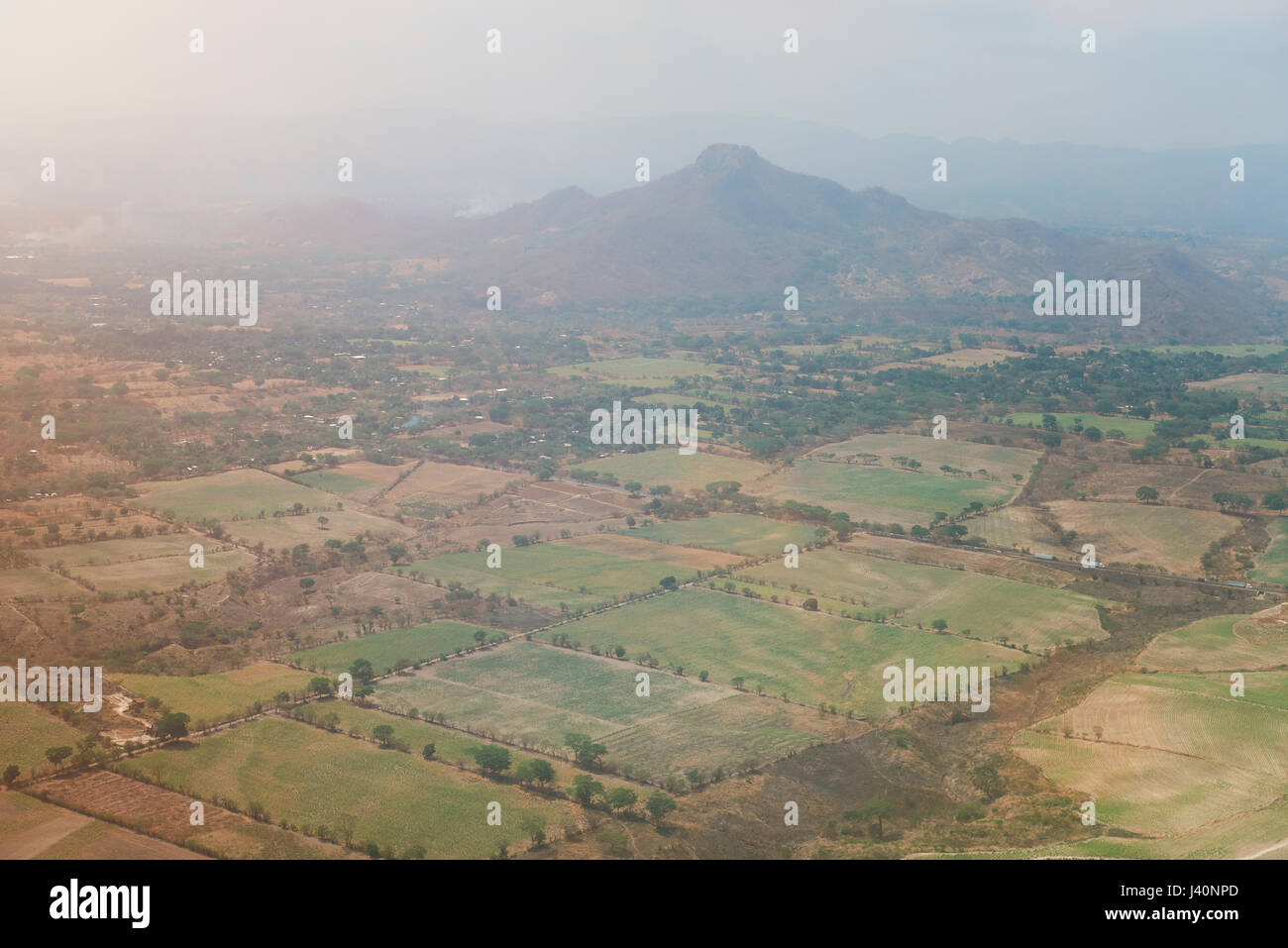 Landschaft der Salavador Land Luftbild. Hügel und Berge Draufsicht Stockfoto