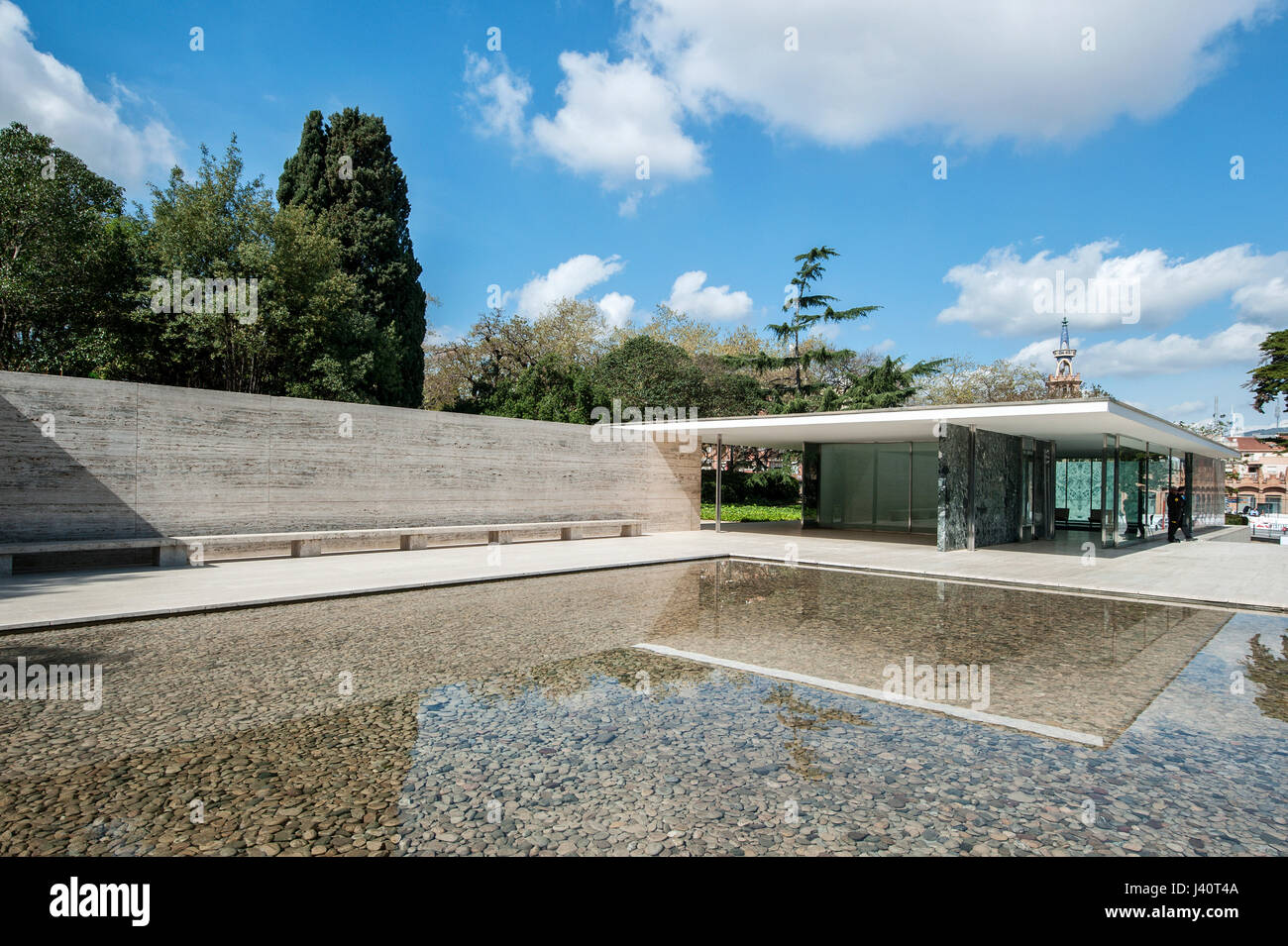 Pavillon Mies van der Rohe des deutschen Architekten Ludwig Mies van der Rohe im Bauhaus-Stil. Stockfoto