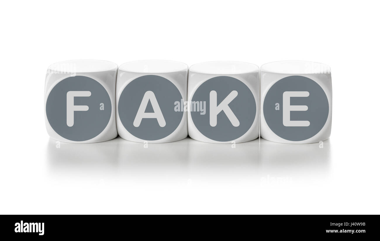 Buchstaben-Würfel auf einem weißen Hintergrund - Fake Stockfoto