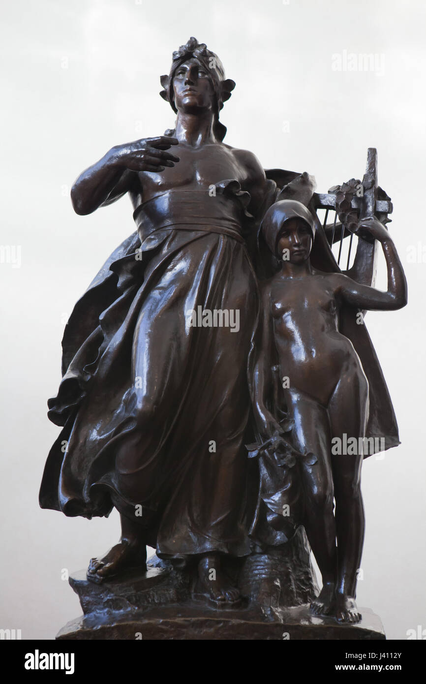 Lumír und Lied (Lumír ein Píseň). Bronzestatue des tschechischen Bildhauers Josef Václav Myslbek auf dem Display in das alte Rathaus in Prag, Tschechien. Stockfoto