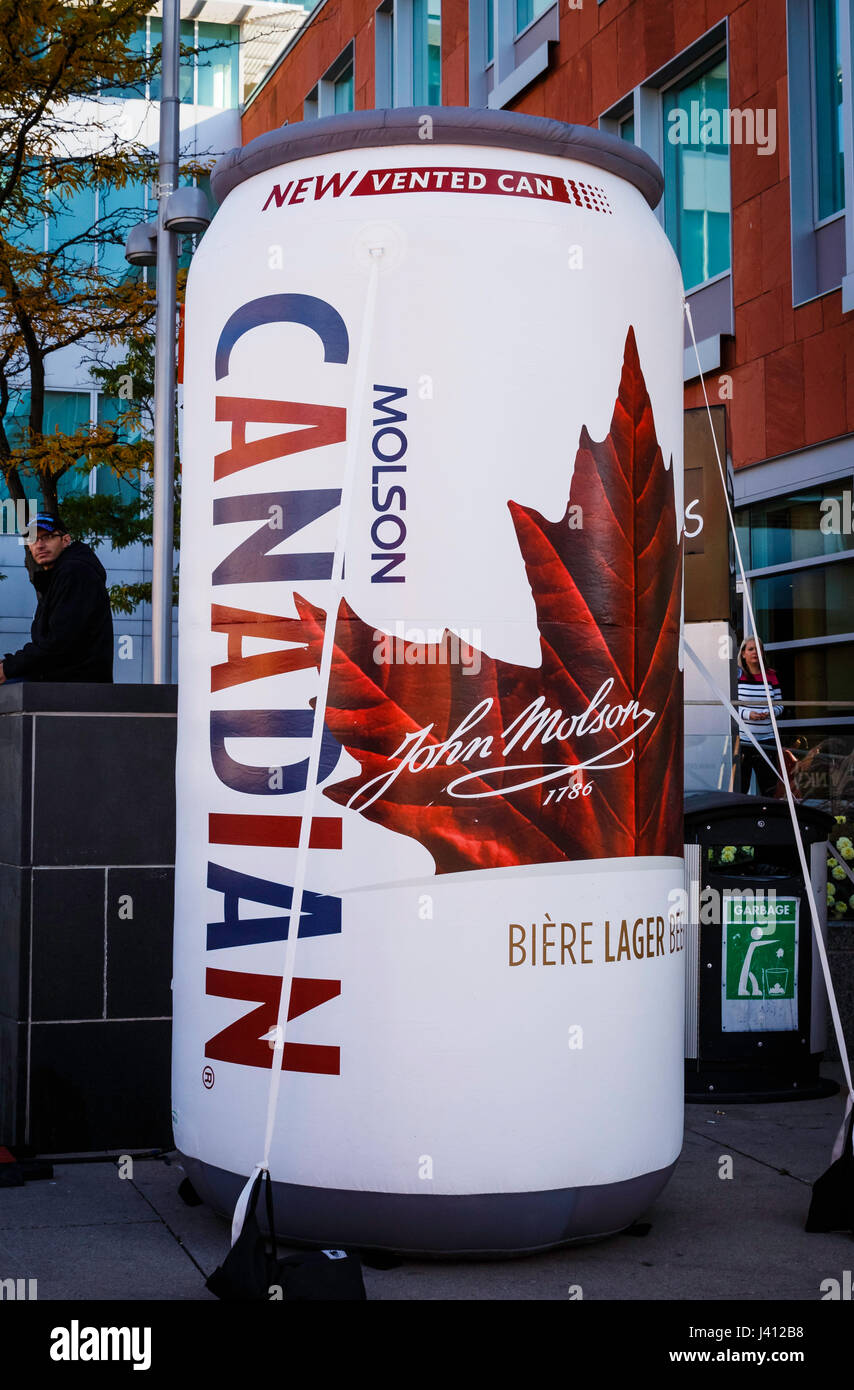 Große Dose Bier ein Bierfest in Kitchener, Ontario Stockfoto