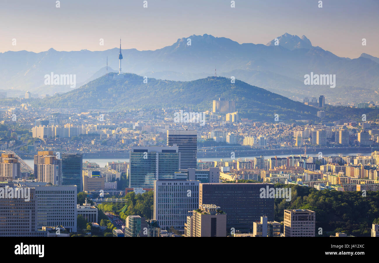 Seoul City Skyline und N Seoul Tower, Südkorea Stockfoto