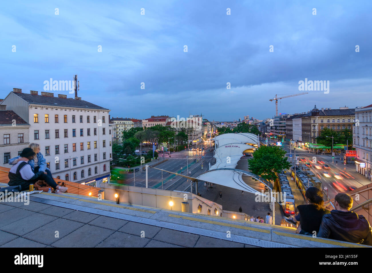 Ansicht von oben der Hauptbücherei Haupt-Bibliothek (Hauptbibliothek) Straße Gürtel und Wienerberg, Paare von Treppe, Wien, Wien, 07. Neubau, Wien, Österreich Stockfoto