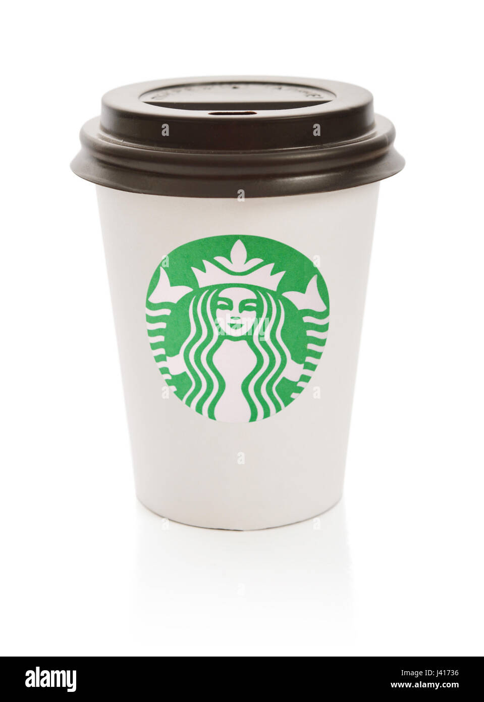 Kiew, Ukraine - 23. September 2016: White Paper Cup mit Starbucks-Logo. Starbucks ist der weltweit größte Kaffeehaus mit mehr als 20.000 Filialen in 61 c Stockfoto