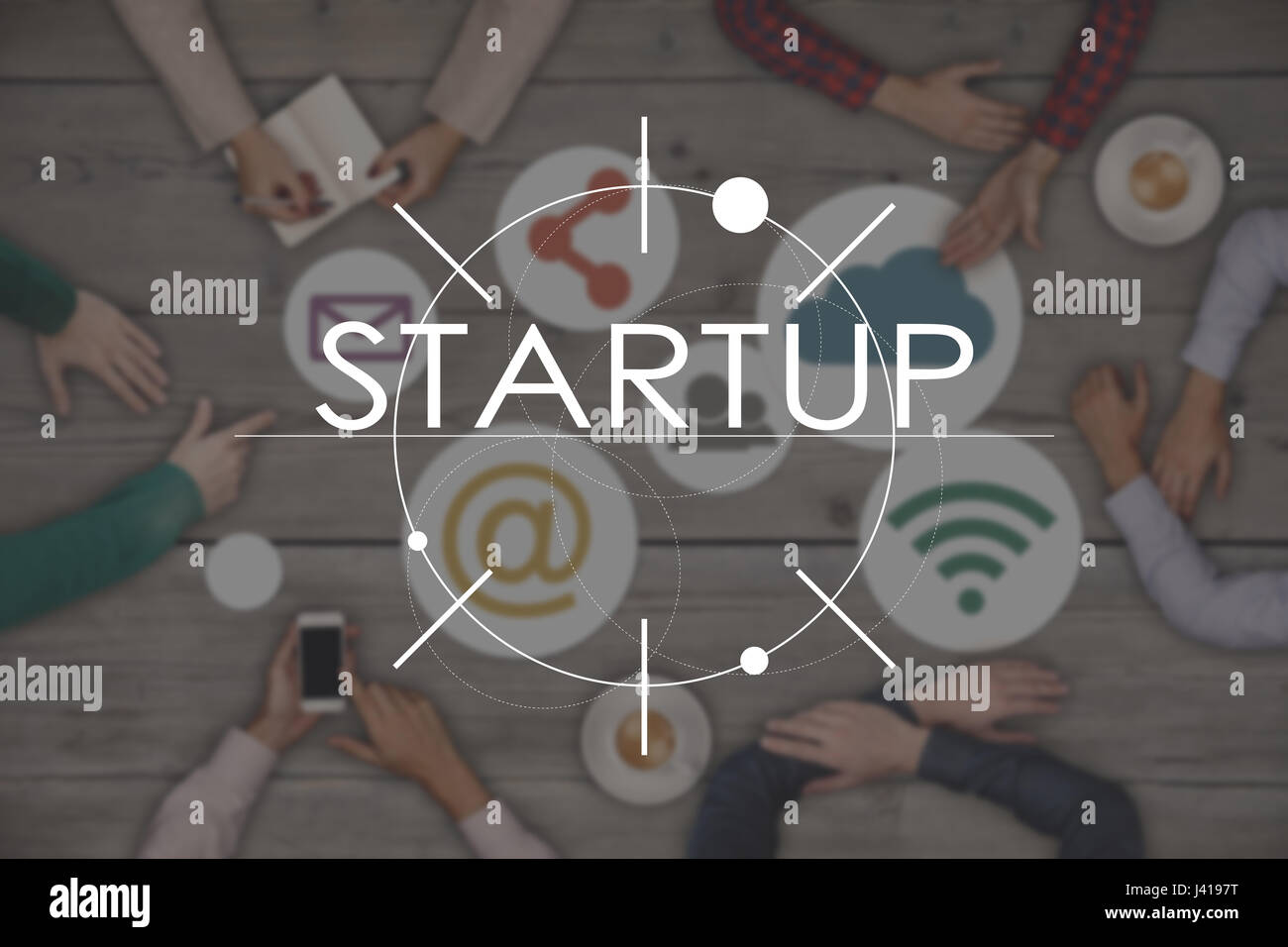 Draufsicht der sechs Leute arbeiten und Startup-Business-Konzept Stockfoto