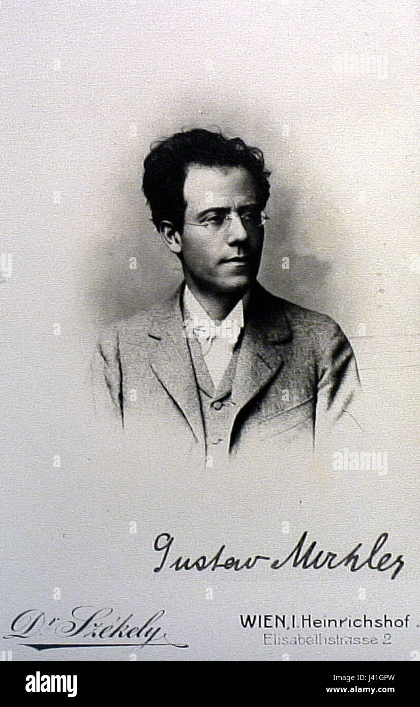 Ein Foto mit der Bezeichnung Mahler Foto 22, das möglicherweise ein Bild zeigt, das mit dem Komponisten Gustav Mahler oder einem Ereignis in Zusammenhang steht, das mit seinem Leben oder Werk verbunden ist. Zur Bestimmung der historischen Bedeutung ist ein weiterer Kontext erforderlich. Stockfoto