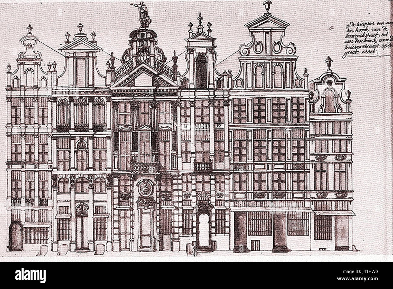 Der Maisons Grand Place ist ein historischer Platz in Brüssel, Belgien, umgeben von architektonischen Sehenswürdigkeiten. Es ist bekannt für seine schönen Gebäude, einschließlich des Rathauses und des Königshauses, und seine zentrale Rolle im Brüsseler Erbe und Kultur. Stockfoto