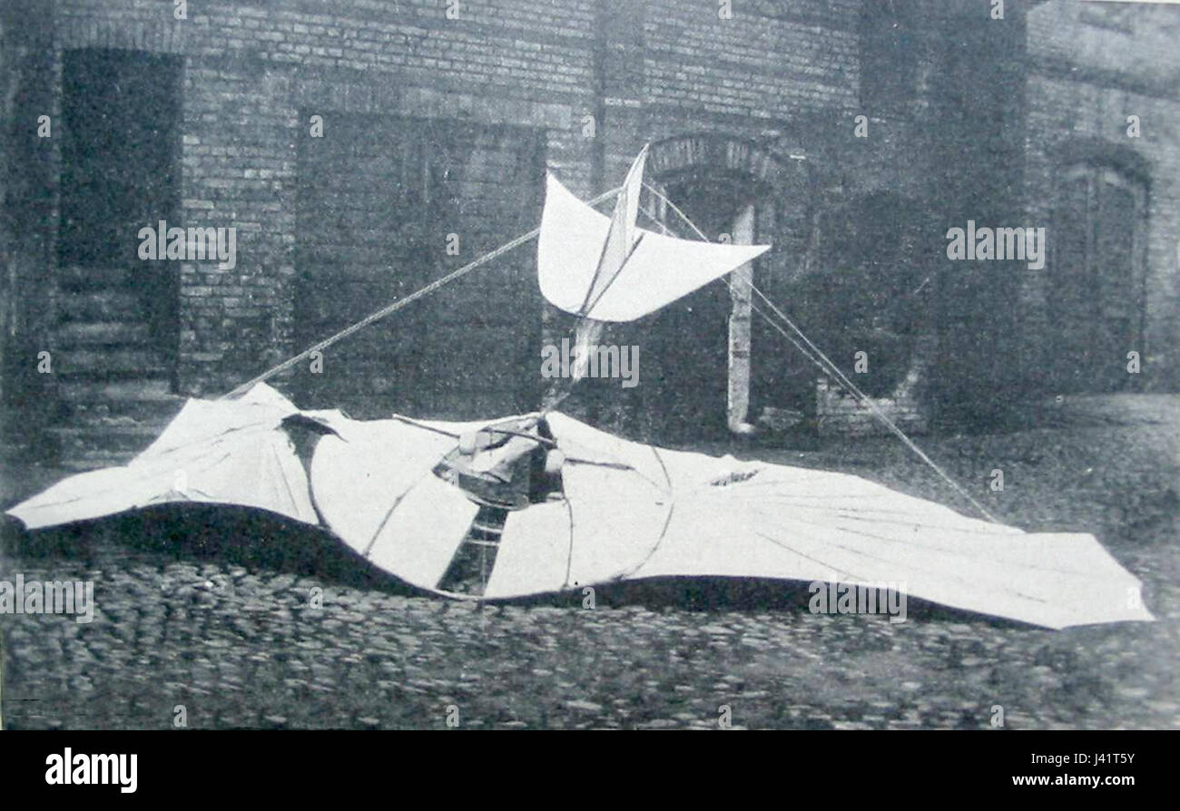 Dieser Titel bezieht sich auf den letzten Flug des deutschen Luftfahrtpioniers Otto Lilienthal, der für seine Arbeit im Segelsport bekannt ist. Lilienthals tragischer Unfall markierte einen entscheidenden Moment in der Geschichte der Luftfahrt und trug zur Entwicklung der Flugtechnik bei. Stockfoto