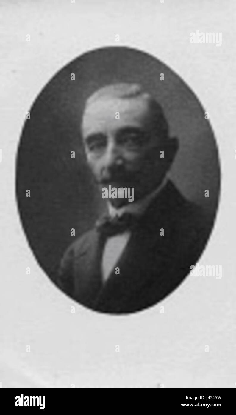 Leonardo Corcho Zarraga (1850–1921) war ein spanischer Künstler, der für seine Beiträge zur Kunst des 19. Und frühen 20. Jahrhunderts bekannt war. Seine Werke spiegeln oft den akademischen und realistischen Stil der Zeit wider, wobei er sich auf Porträts und historische Themen konzentriert. Stockfoto
