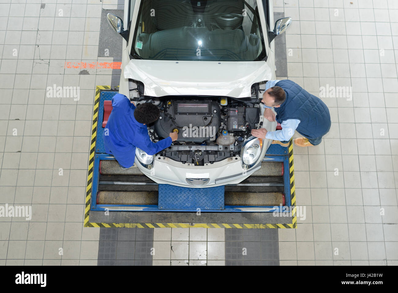 Draufsicht auf Auto Fließband Stockfoto