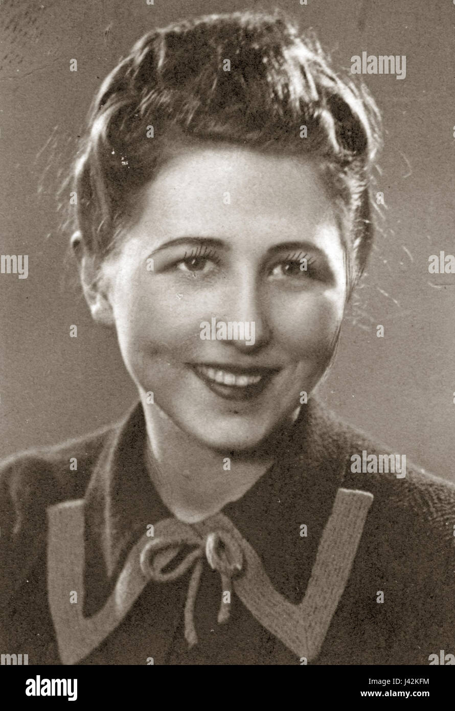 Maria Kurecka ist eine historische Figur oder Künstlerin, deren Werke oder Leben in dieser Referenz dokumentiert sind. Dieser Text könnte sich auf ihre Beiträge zu Kunst, Kultur oder anderen historischen Bereichen beziehen. Stockfoto Maria Kurecka ist eine historische Figur oder Künstlerin, deren Werke oder Leben in dieser Referenz dokumentiert sind. Dieser Text könnte sich auf ihre Beiträge zu Kunst, Kultur oder anderen historischen Bereichen beziehen. Stockfoto