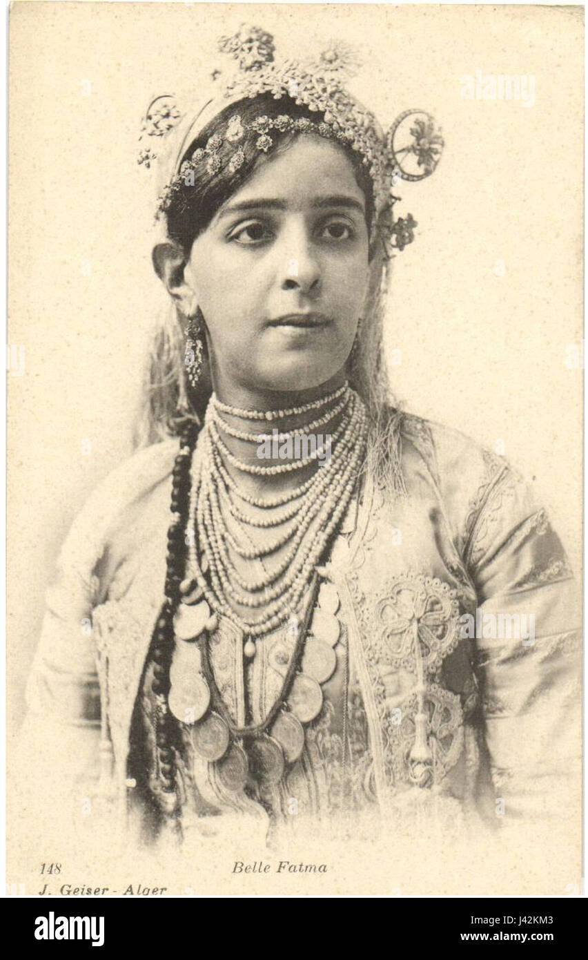 Lalla Fatma N’Soumer war eine Anführerin des algerischen Widerstands während der französischen Kolonialisierung Algeriens. Bekannt für ihre Führung und Tapferkeit, ist sie eine Nationalheldin in Algerien für ihre Rolle im Widerstand gegen die französischen Streitkräfte. Stockfoto