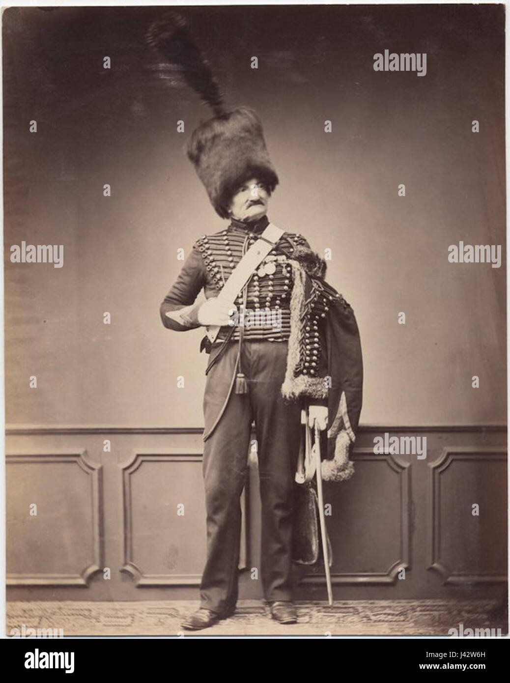 Ein historisches Porträt von M. Maire, einer Figur der 7. Husaren, die zwischen 1809 und 1815 in der napoleonischen Ära aktiv war. Stockfoto