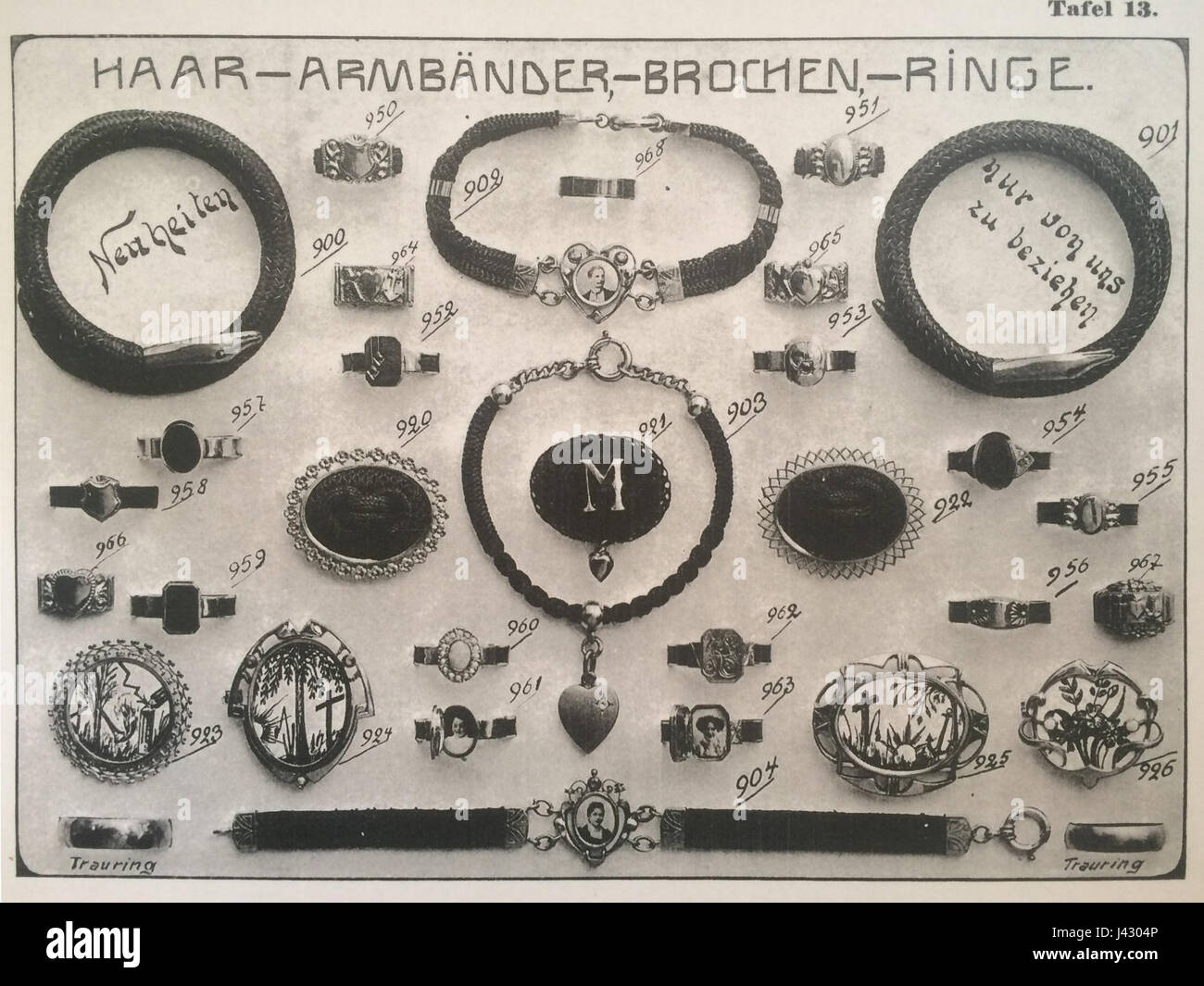 Maschinell hergestellte vorgeführt Schmuck Werbung Stockfoto
