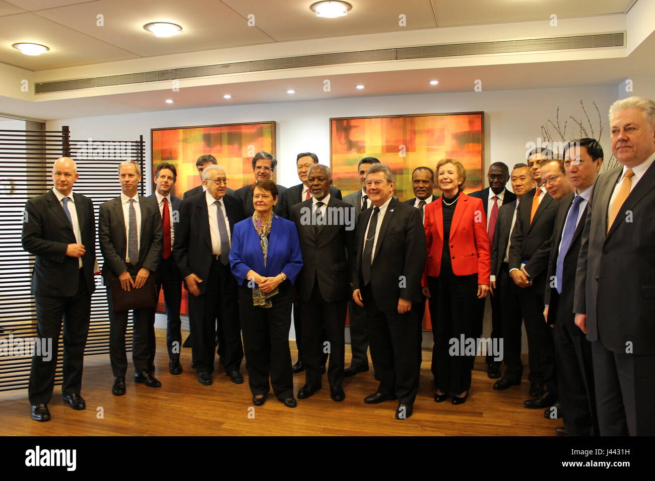 New York, USA. 9. Mai 2017. Kofi Annan und anderen älteren Lakhdar Brahimi, Gro Harlem Brundtland und Mary Robinson traf der UN-Sicherheitsrat in New York am 9. Mai 2017, Blockade des Rates zu Syrien und anderswo zu diskutieren, und Klimawandel Credit: Matthew Lee/Alamy Live News Stockfoto