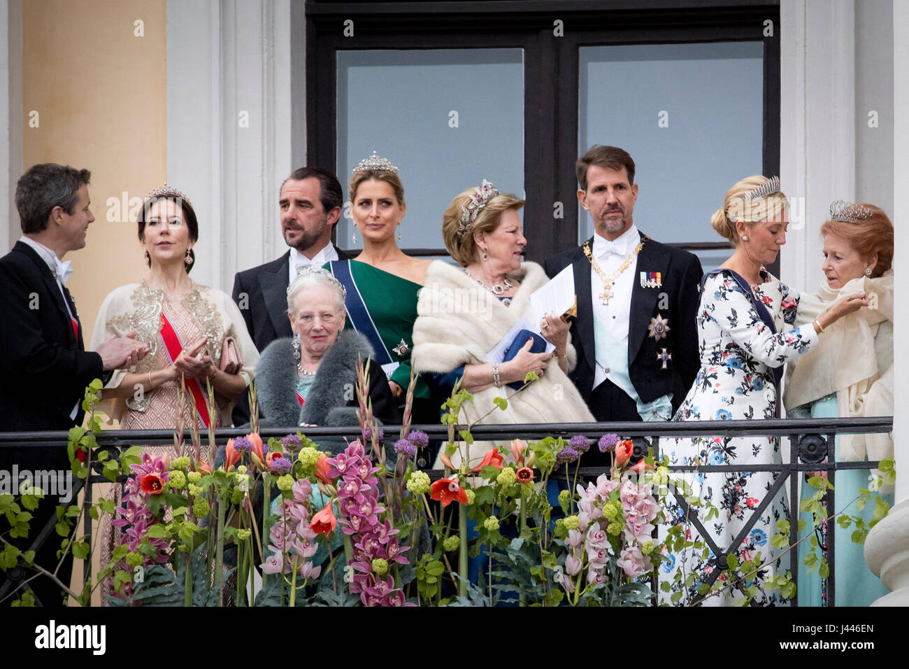 Oslo, Norwegen. 9. Mai 2017. Kronprinz Frederik Kronprinzessin Mary und Königin Margrethe von Dänemark, Prinz Nikolaos, Prinzessin Tatiana, Königin Anne-Marie, Kronprinz Pavlos und Kronprinzessin Marie Chantal von Griechenland besuchen die 80. Geburtstagsfeiern von König Harald und Königin Sonja von Norwegen im königlichen Palast in Oslo, Norwegen, 9. Mai 2017. Foto: Patrick van Katwijk POINT DE VUE · KEIN DRAHT-SERVICE · Foto: Patrick van Katwijk/Dutch Photo Press/Dpa/Alamy Live News Stockfoto