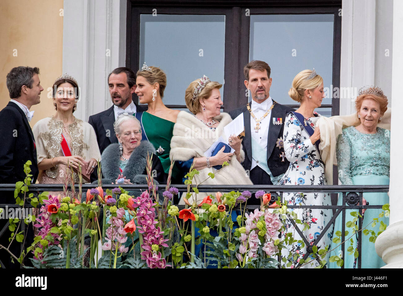 Oslo, Norwegen. 9. Mai 2017. Kronprinz Frederik Kronprinzessin Mary und Königin Margrethe von Dänemark, Prinz Nikolaos, Prinzessin Tatiana, Königin Anne-Marie, Kronprinz Pavlos und Kronprinzessin Marie Chantal von Griechenland besuchen die 80. Geburtstagsfeiern von König Harald und Königin Sonja von Norwegen im königlichen Palast in Oslo, Norwegen, 9. Mai 2017. Foto: Patrick van Katwijk POINT DE VUE · KEIN DRAHT-SERVICE · Foto: Patrick van Katwijk/Dutch Photo Press/Dpa/Alamy Live News Stockfoto