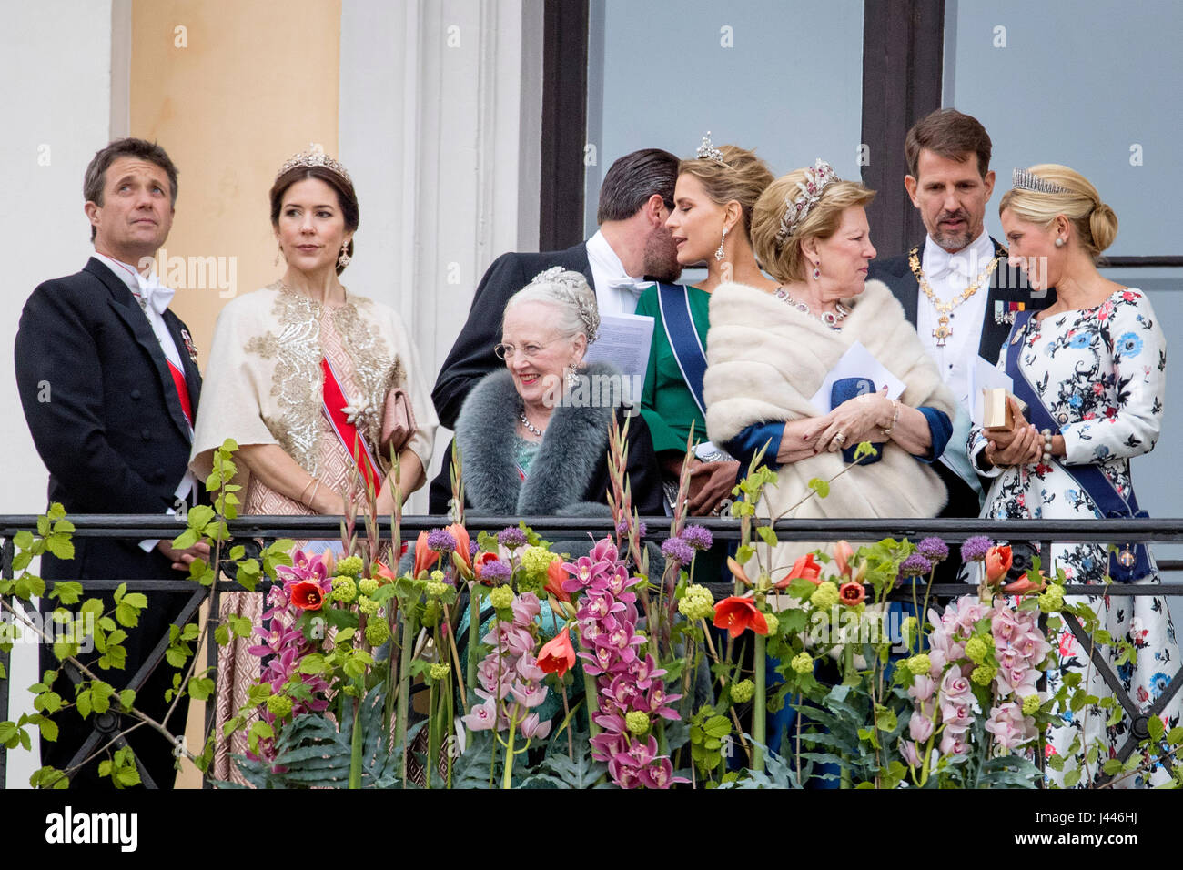 Oslo, Norwegen. 9. Mai 2017. Kronprinz Frederik Kronprinzessin Mary und Königin Margrethe von Dänemark, Prinz Nikolaos, Prinzessin Tatiana, Königin Anne-Marie, Kronprinz Pavlos und Kronprinzessin Marie Chantal von Griechenland besuchen die 80. Geburtstagsfeiern von König Harald und Königin Sonja von Norwegen im königlichen Palast in Oslo, Norwegen, 9. Mai 2017. Foto: Patrick van Katwijk POINT DE VUE · KEIN DRAHT-SERVICE · Foto: Patrick van Katwijk/Dutch Photo Press/Dpa/Alamy Live News Stockfoto