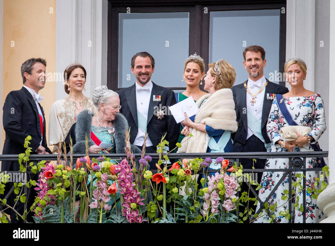 Oslo, Norwegen. 9. Mai 2017. Kronprinz Frederik Kronprinzessin Mary und Königin Margrethe von Dänemark, Prinz Nikolaos, Prinzessin Tatiana, Königin Anne-Marie, Kronprinz Pavlos und Kronprinzessin Marie Chantal von Griechenland besuchen die 80. Geburtstagsfeiern von König Harald und Königin Sonja von Norwegen im königlichen Palast in Oslo, Norwegen, 9. Mai 2017. Foto: Patrick van Katwijk POINT DE VUE · KEIN DRAHT-SERVICE · Foto: Patrick van Katwijk/Dutch Photo Press/Dpa/Alamy Live News Stockfoto