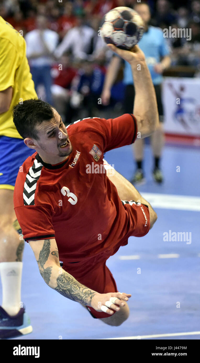 Zlin, Tschechische Republik. 6. Mai 2017. Tschechische Jakub Sindelar in Aktion während der Herren-Handball-EM-Qualifikationsspiel: Tschechien Vs Ukraine in Zlin, Tschechische Republik, 6. Mai 2017. Bildnachweis: Dalibor Gluck/CTK Foto/Alamy Live-Nachrichten Stockfoto