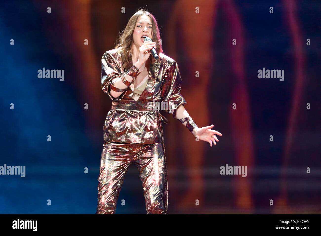 Kiew, UKRAINE - 8. Mai 2017: Martina Barta aus der Tschechischen Republik bei der ersten Halbfinale Probe beim Eurovision Song Contest in Kiew, Ukraine Stockfoto