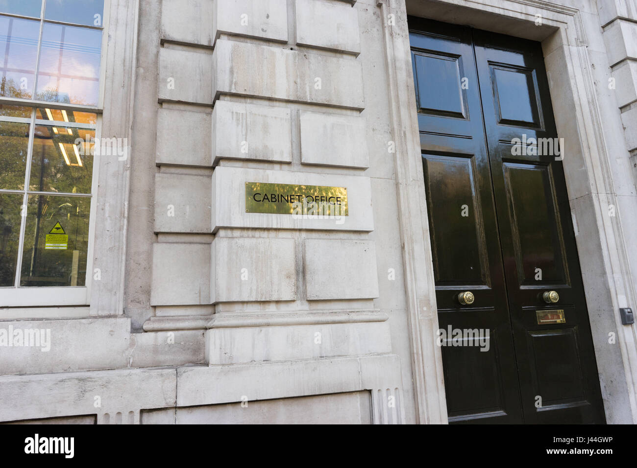 Außenansichten der Regierung Cabinet Office Gebäude in Whitehall London während des Tages. Stockfoto