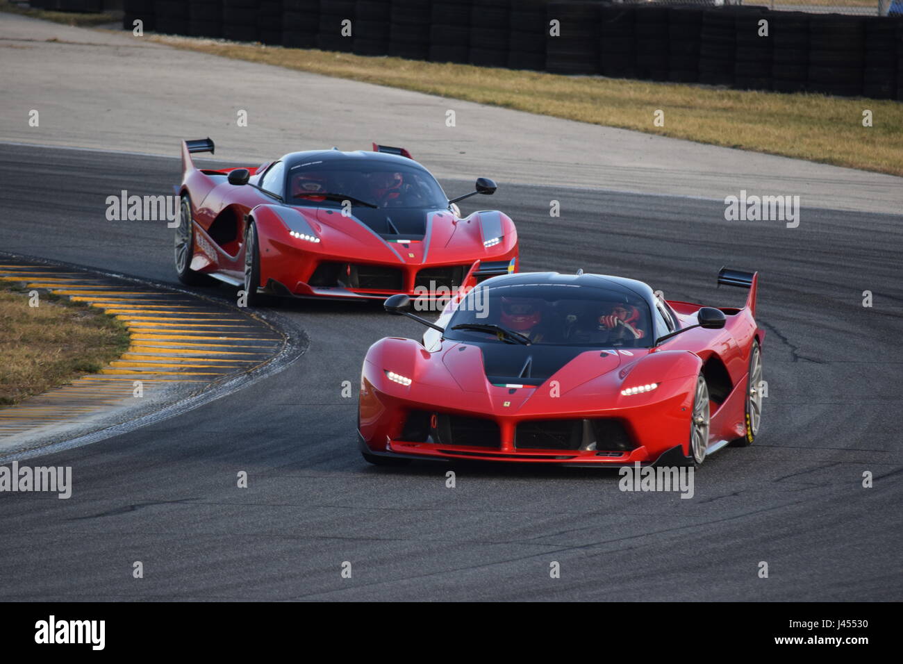 Ferraris auf dem Daytona International Speedway Racing Stockfoto