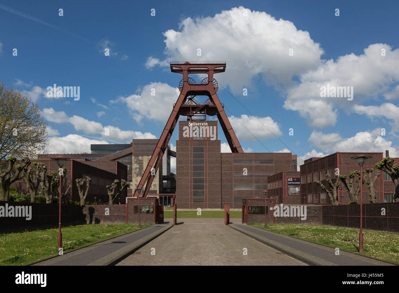 Wicklung der Turm von Schacht XII, Zollverein Coal Mine Industriekomplex Zeche Zollverein, Weltkulturerbe, Essen, North Rhine-Westphalia, Deutschland Stockfoto