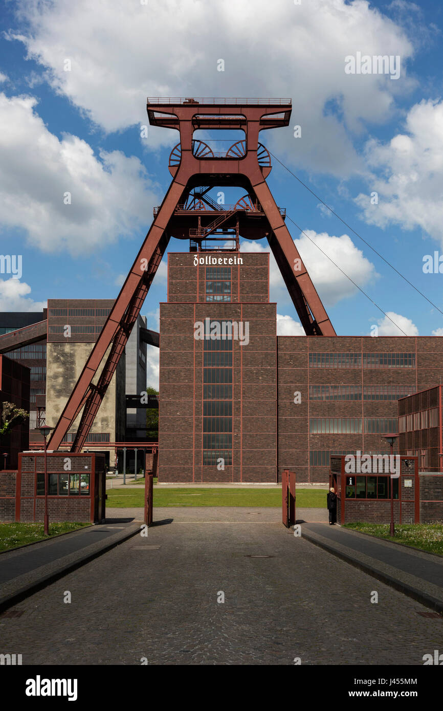 Wicklung der Turm von Schacht XII, Zollverein Coal Mine Industriekomplex Zeche Zollverein, Weltkulturerbe, Essen, North Rhine-Westphalia, Deutschland Stockfoto