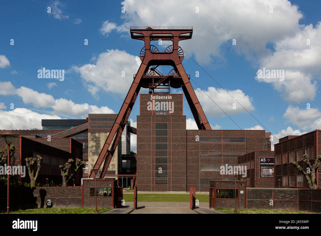 Wicklung der Turm von Schacht XII, Zollverein Coal Mine Industriekomplex Zeche Zollverein, Weltkulturerbe, Essen, North Rhine-Westphalia, Deutschland Stockfoto