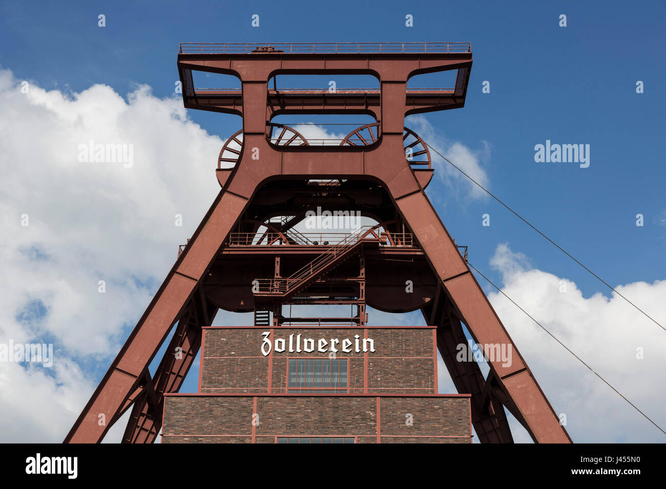 Wicklung der Turm von Schacht XII, Zollverein Coal Mine Industriekomplex Zeche Zollverein, Weltkulturerbe, Essen, North Rhine-Westphalia, Deutschland Stockfoto