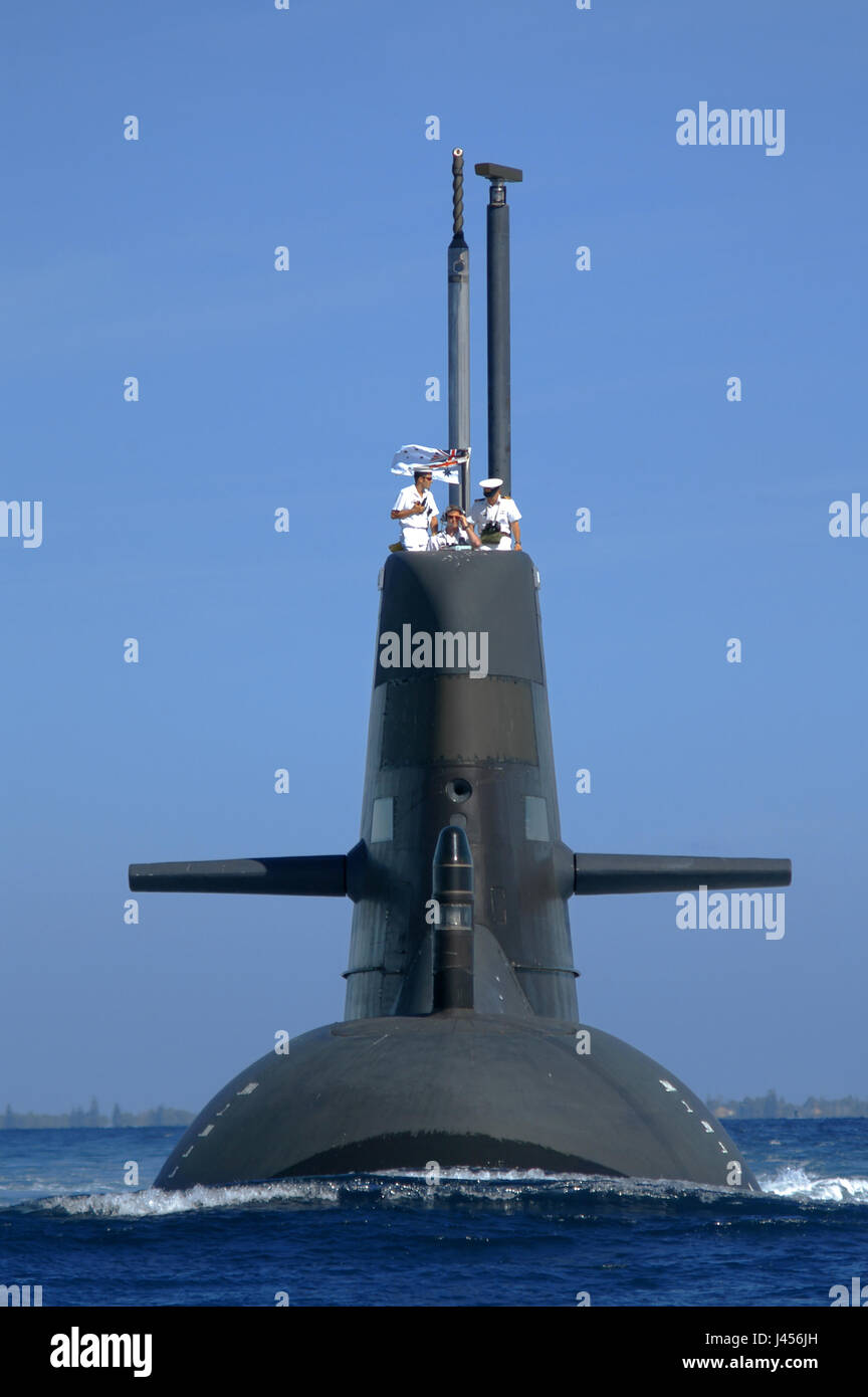 HMAS Rankin, eine australische Collins-Klasse Diesel-elektrische u-Boot, Köpfe, auf das offene Meer zu Beginn einer Mission. Stockfoto
