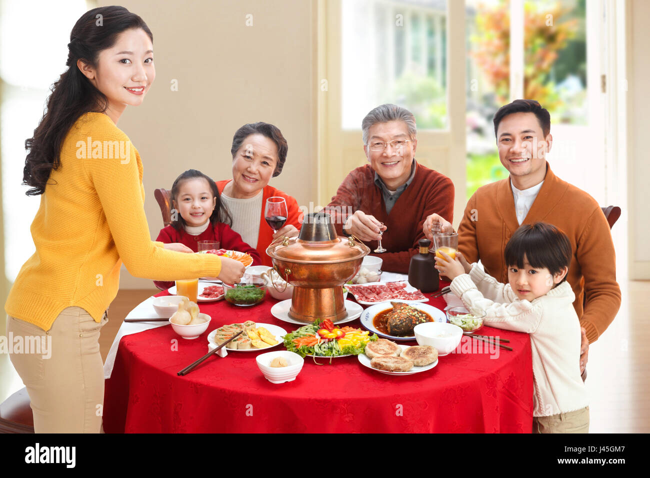 Glücklich Familientreffen Abendessen für das chinesische Neujahr Stockfoto